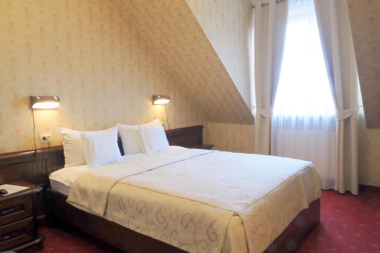 Hotel Sarmata Zespol Dworski Sandomierz Buitenkant foto