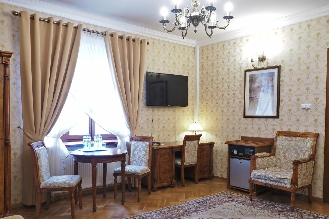 Hotel Sarmata Zespol Dworski Sandomierz Buitenkant foto