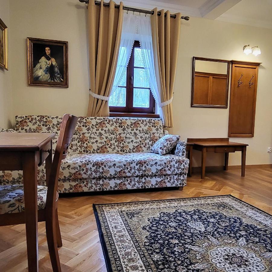 Hotel Sarmata Zespol Dworski Sandomierz Buitenkant foto