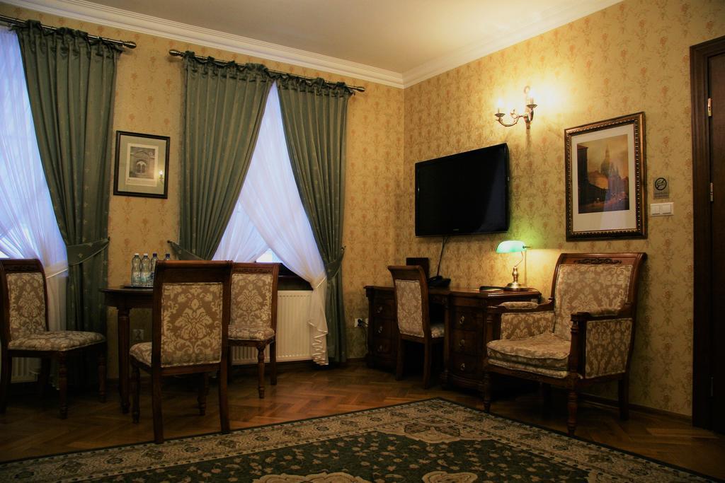 Hotel Sarmata Zespol Dworski Sandomierz Kamer foto
